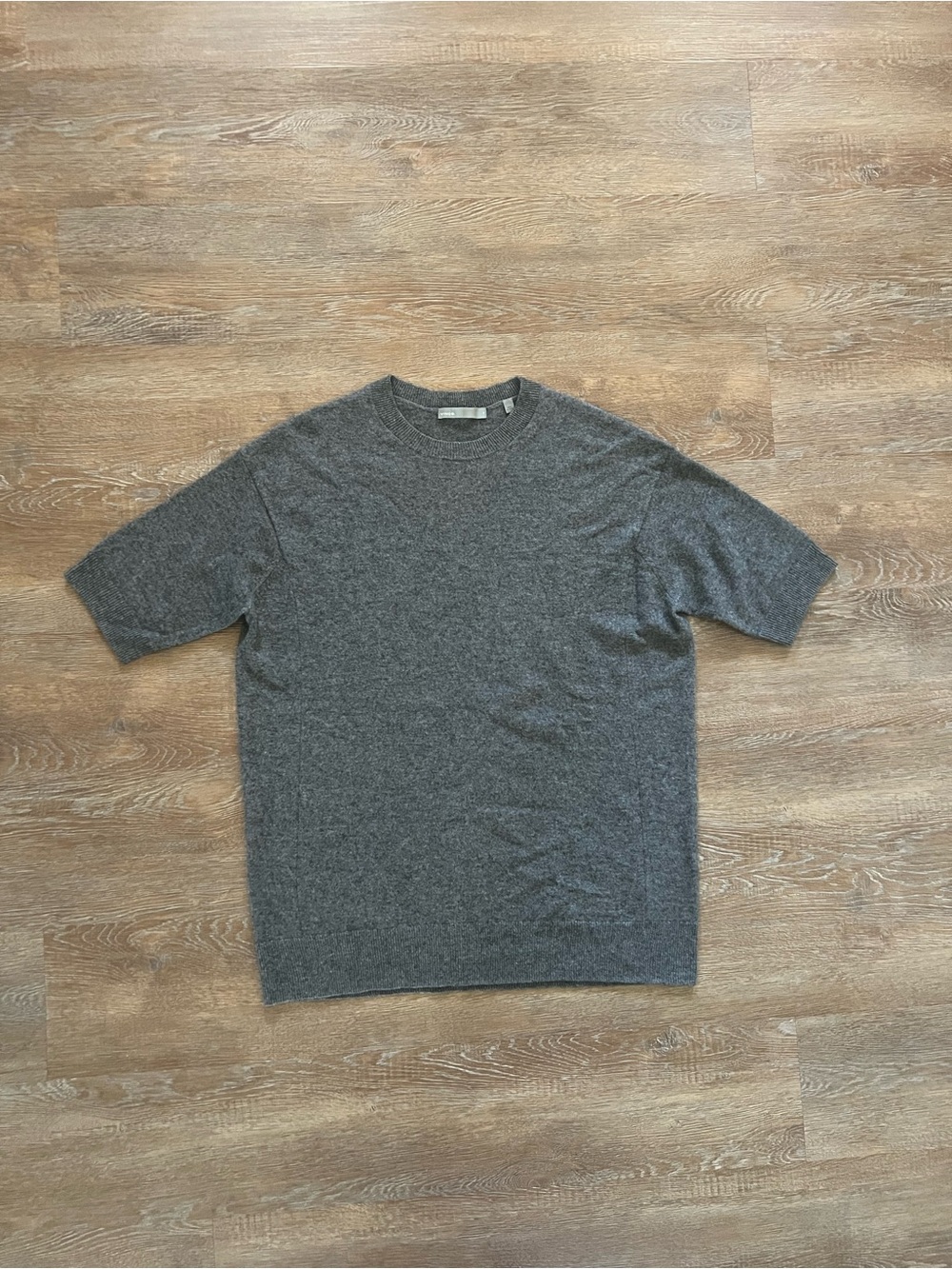 Vince 100% Cashmere Short Sleeve Crewneck Sweater | Gray | XS